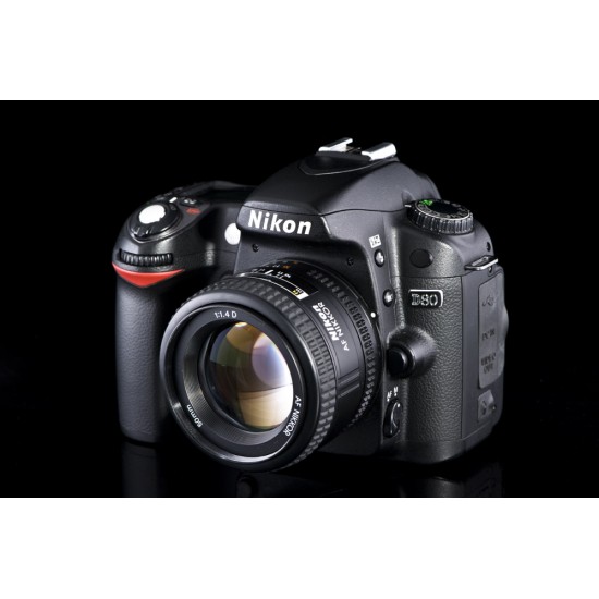 Nikon NIKKOR 50mm f1.4D lens 1